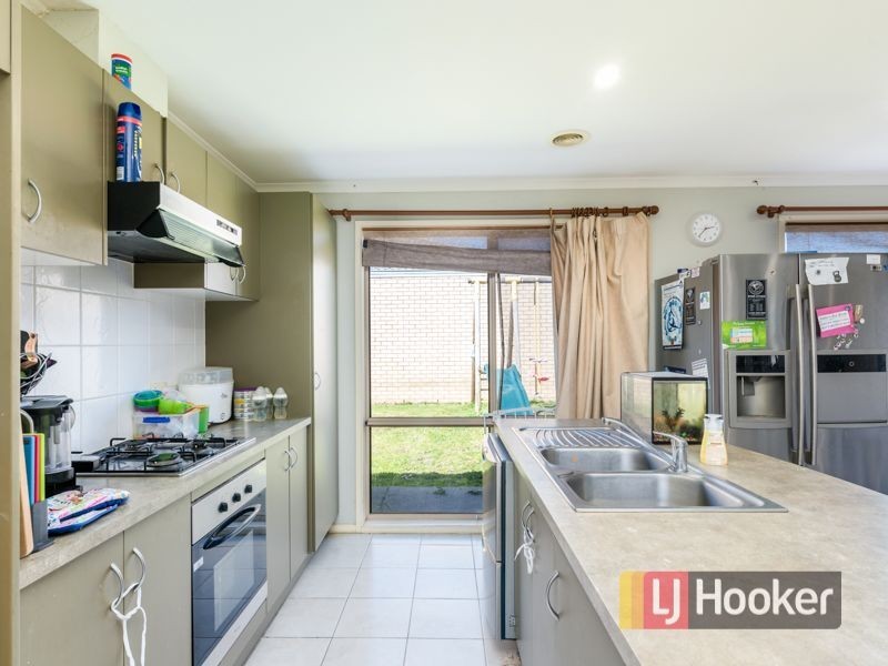 15 Phoenix Avenue, Cranbourne VIC 3977