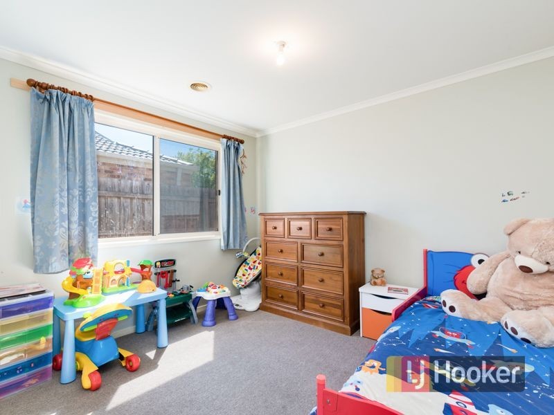 15 Phoenix Avenue, Cranbourne VIC 3977