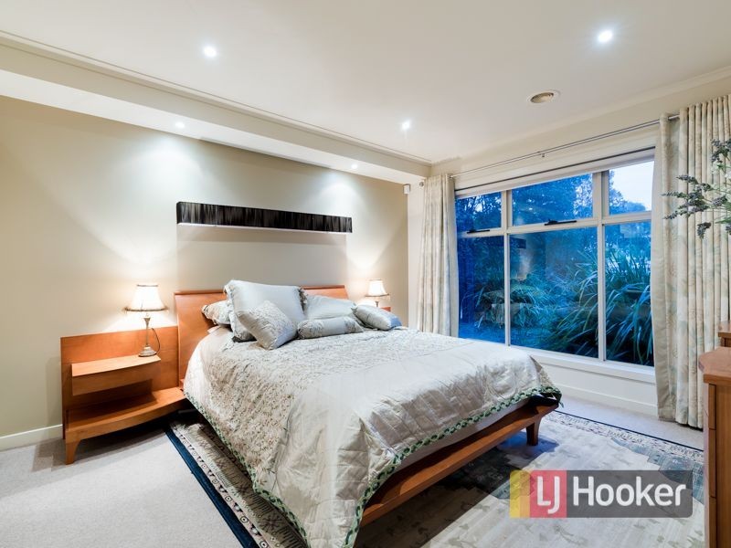 22 Fairways Boulevard, Cranbourne North VIC 3977