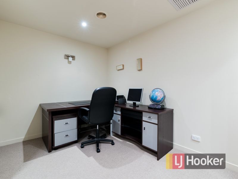 22 Fairways Boulevard, Cranbourne North VIC 3977