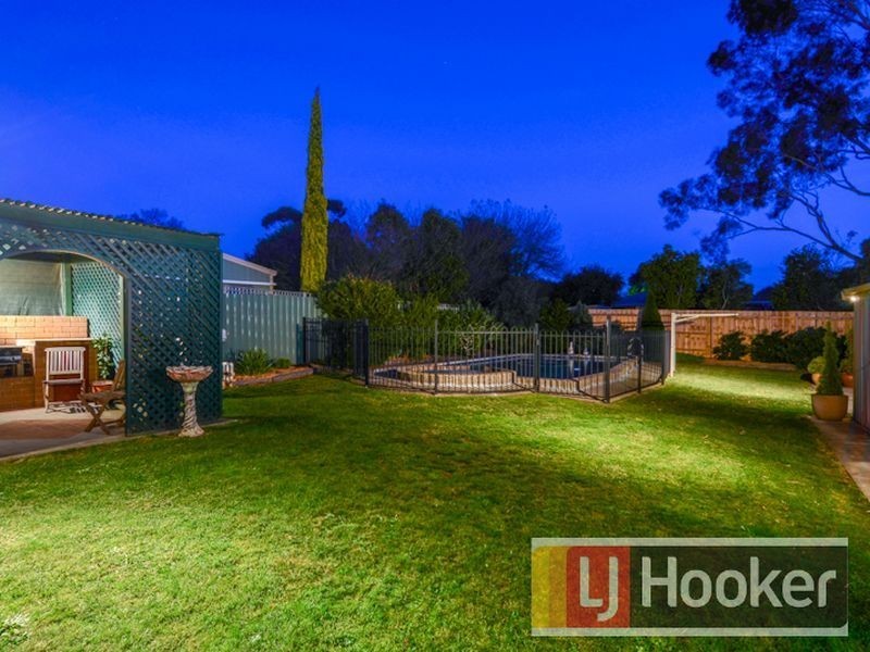 30 Lancaster Avenue, Narre Warren VIC 3805