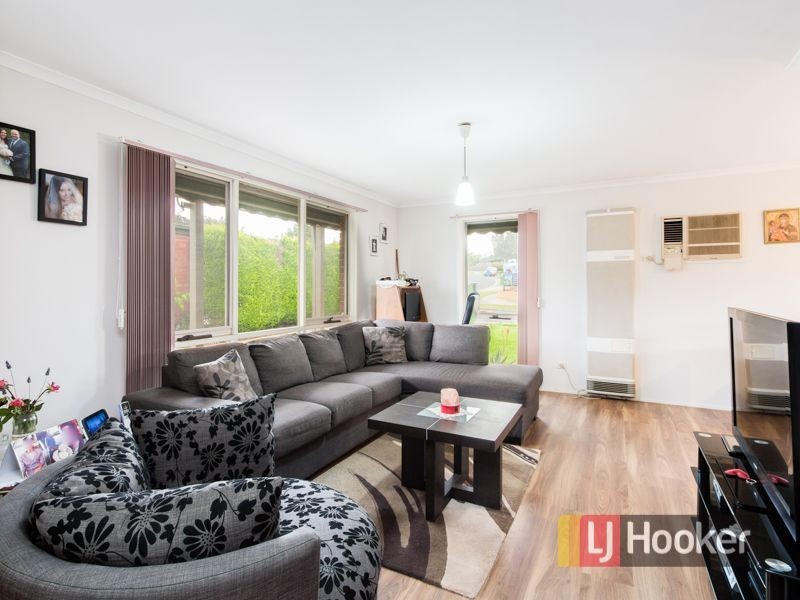 11 Cheshunt Drive, Hallam VIC 3803