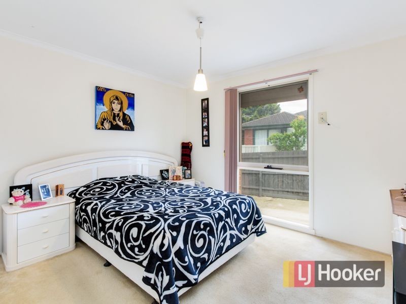 11 Cheshunt Drive, Hallam VIC 3803