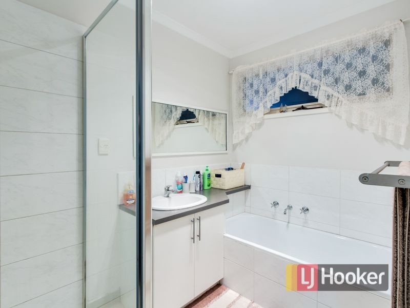 11 Cheshunt Drive, Hallam VIC 3803