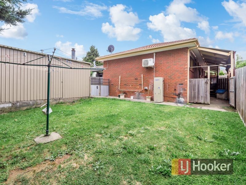 11 Cheshunt Drive, Hallam VIC 3803