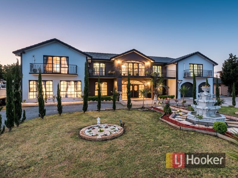 58 Halcyon Way, Narre Warren South VIC 3805