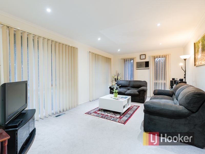 4 Joel Way, Hampton Park VIC 3976