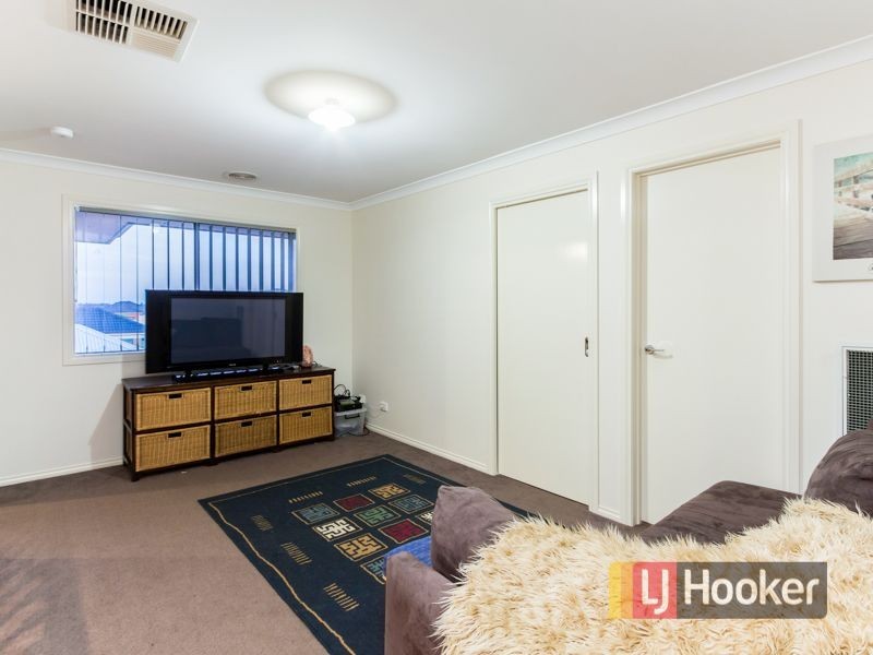 10 Avon River Way, Pakenham VIC 3810