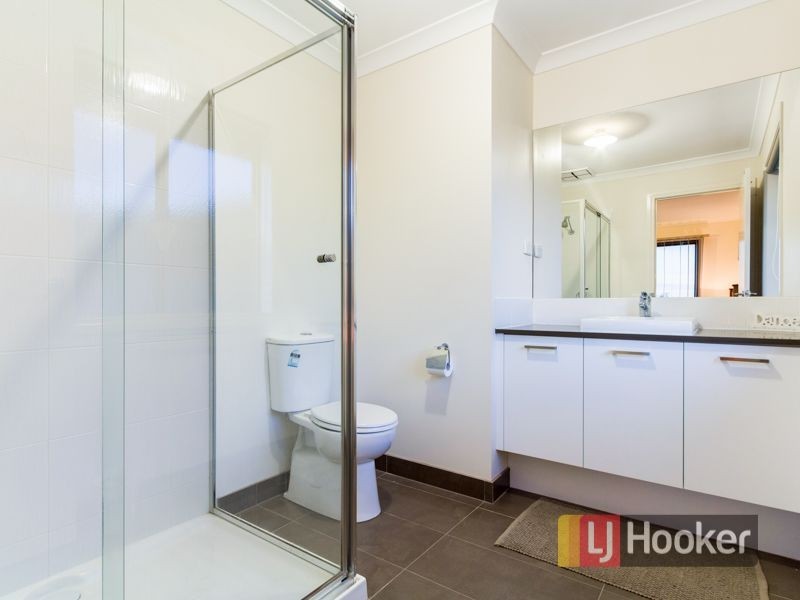 10 Avon River Way, Pakenham VIC 3810