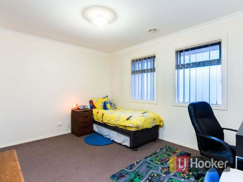 10 Avon River Way, Pakenham VIC 3810