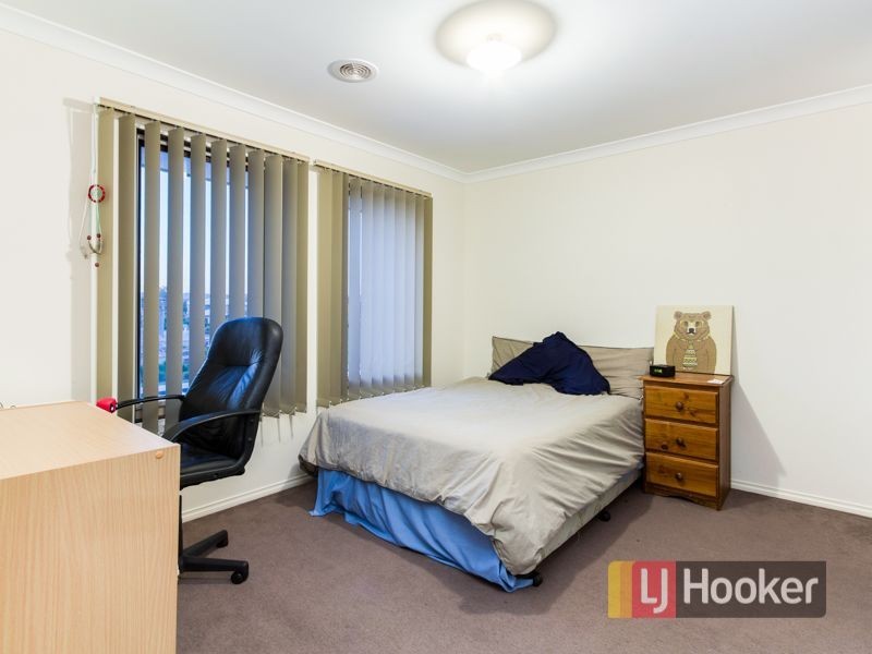 10 Avon River Way, Pakenham VIC 3810