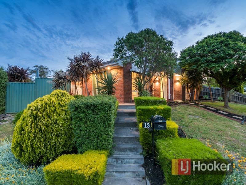13 Highland Crescent, Narre Warren South VIC 3805