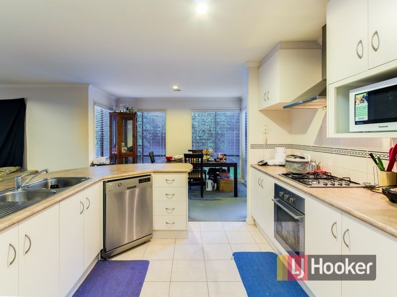 31 Glenshee Drive, Lynbrook VIC 3975