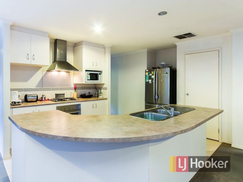 31 Glenshee Drive, Lynbrook VIC 3975