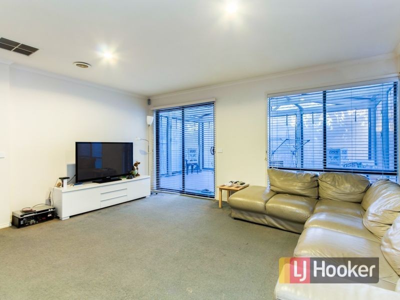 31 Glenshee Drive, Lynbrook VIC 3975