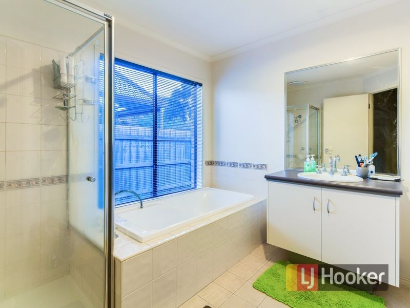 31 Glenshee Drive, Lynbrook VIC 3975