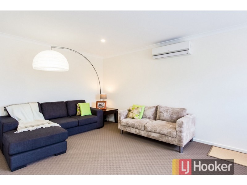 11 Hawkshead Place, Cranbourne North VIC 3977