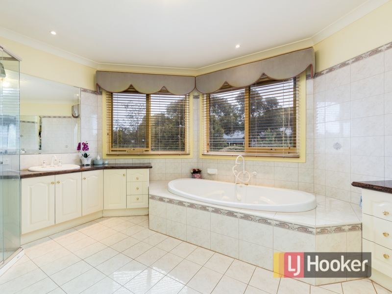 34 – 36 Halcyon Way, Narre Warren South VIC 3805