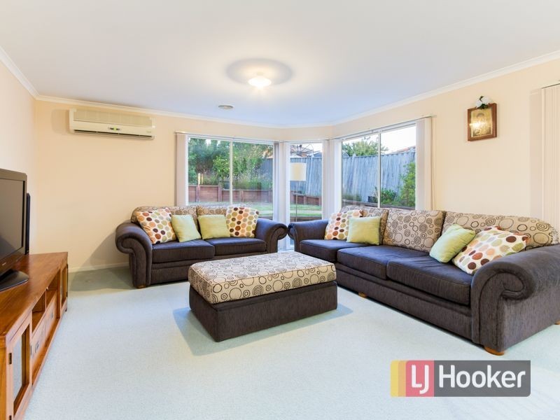 20 Oakland Drive, Hampton Park VIC 3976