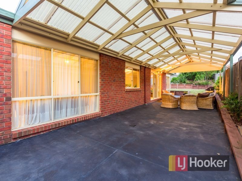 20 Oakland Drive, Hampton Park VIC 3976