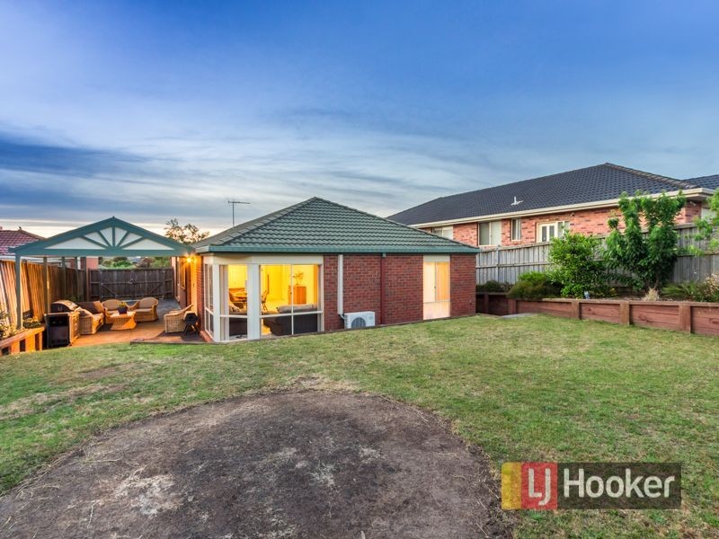 20 Oakland Drive, Hampton Park VIC 3976