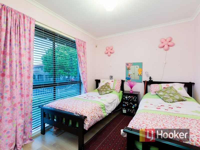 136 Hinrichsen Drive, Hallam VIC 3803