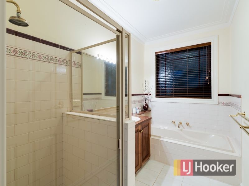 10 Louise Simon Court, Leongatha VIC 3953