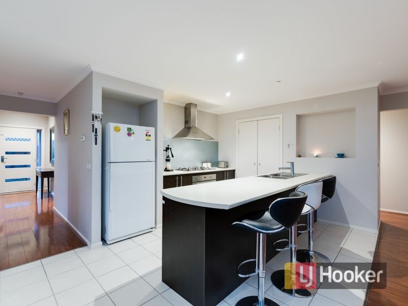 4 Faldo Place, Cranbourne North VIC 3977