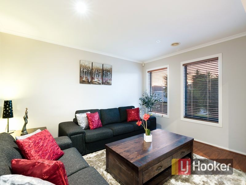 4 Faldo Place, Cranbourne North VIC 3977