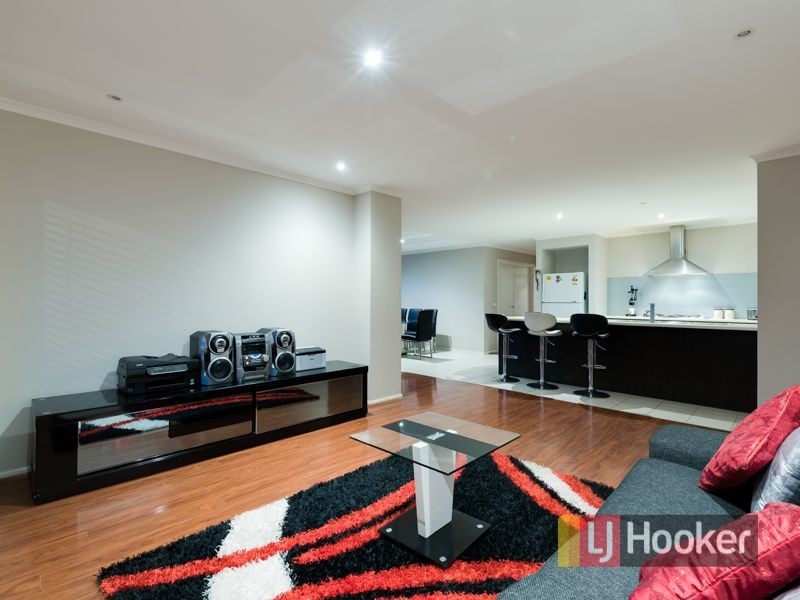4 Faldo Place, Cranbourne North VIC 3977