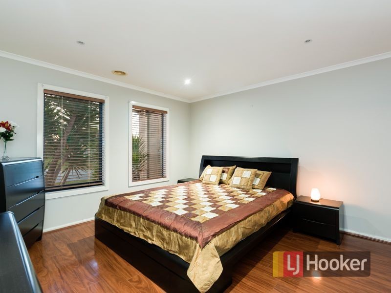 4 Faldo Place, Cranbourne North VIC 3977