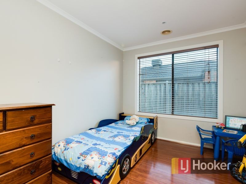 4 Faldo Place, Cranbourne North VIC 3977