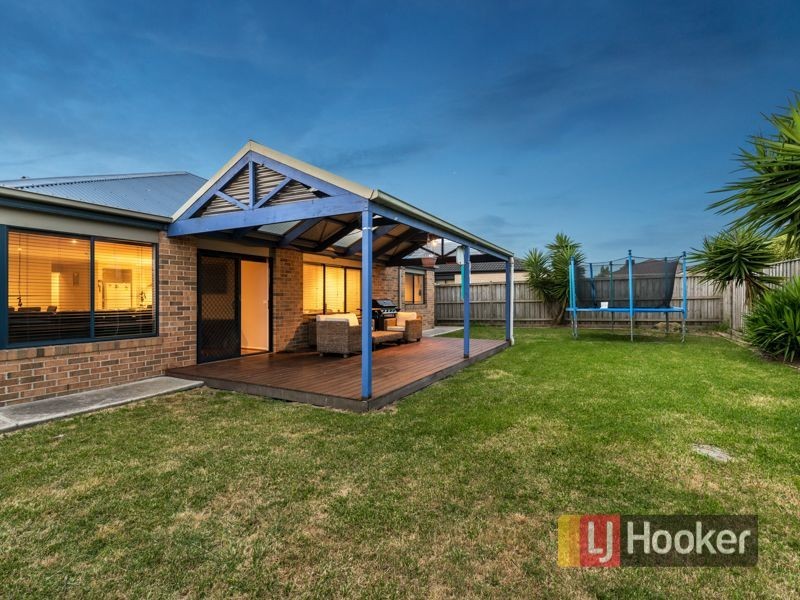 4 Faldo Place, Cranbourne North VIC 3977