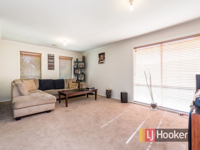 31 Glenora Way, Hampton Park VIC 3976