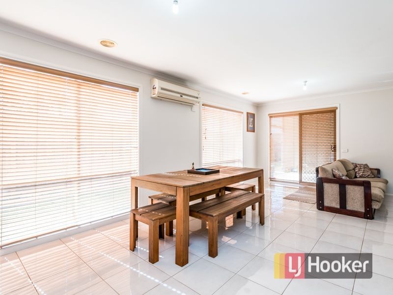 31 Glenora Way, Hampton Park VIC 3976