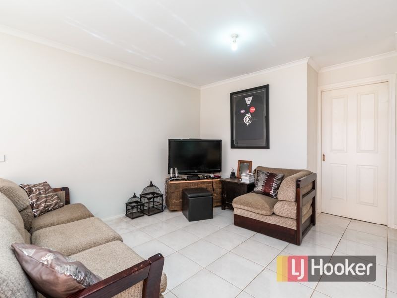 31 Glenora Way, Hampton Park VIC 3976