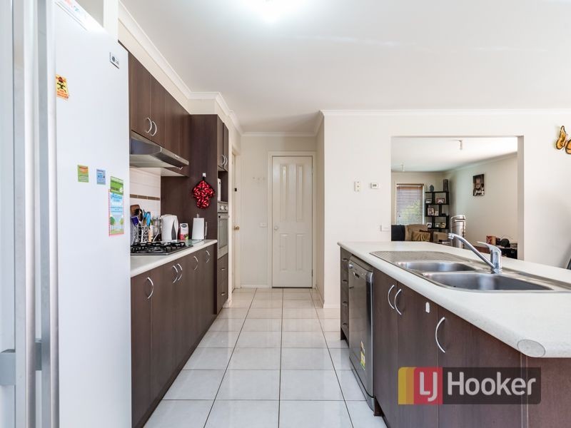 31 Glenora Way, Hampton Park VIC 3976