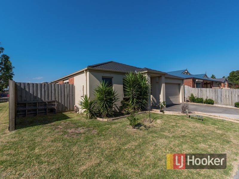 31 Glenora Way, Hampton Park VIC 3976
