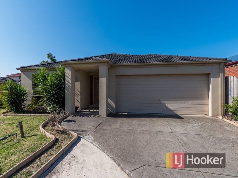 31 Glenora Way, Hampton Park VIC 3976