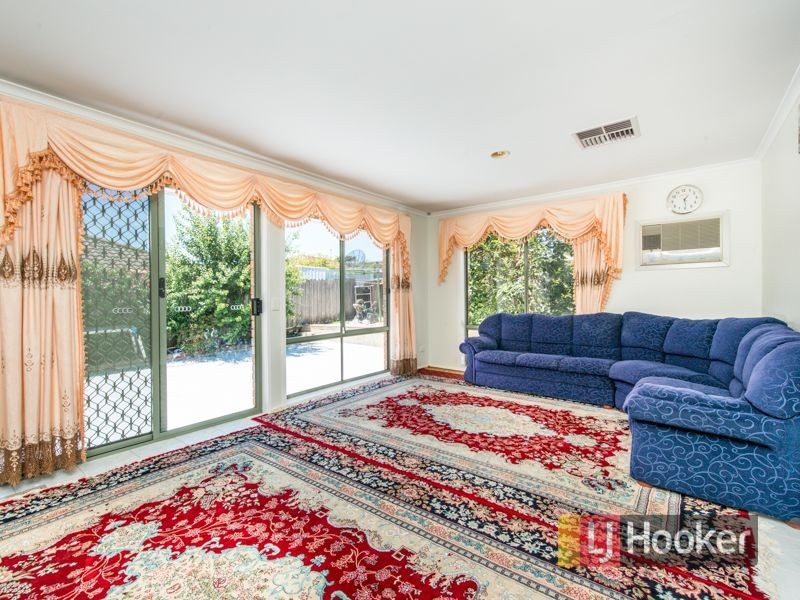 24 Cumberland Chase, Hampton Park VIC 3976