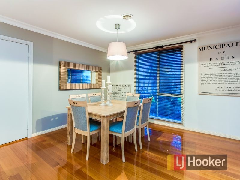 6 Glenora Way, Hampton Park VIC 3976