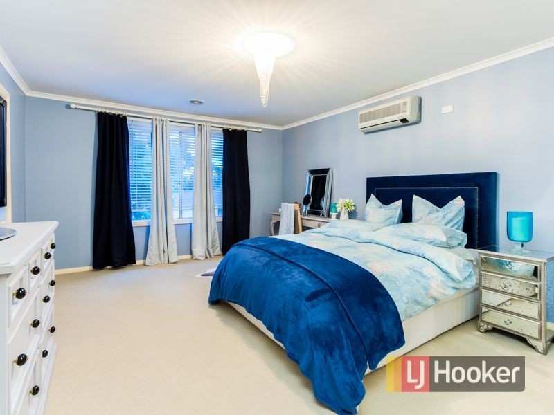 6 Glenora Way, Hampton Park VIC 3976