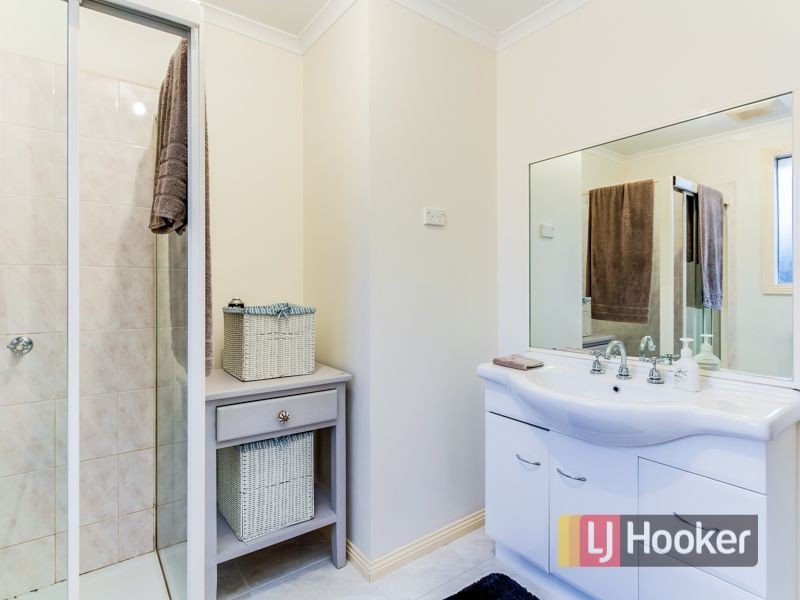 6 Glenora Way, Hampton Park VIC 3976