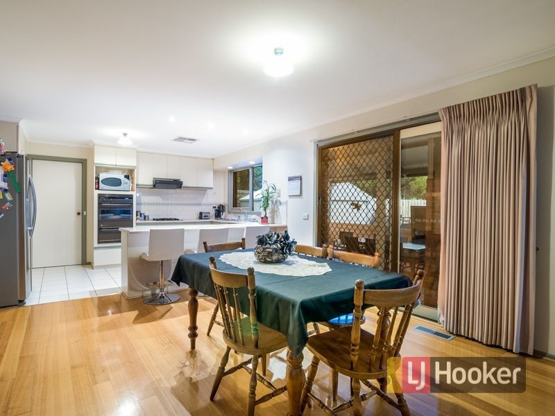 25 Garnet Close, Narre Warren VIC 3805