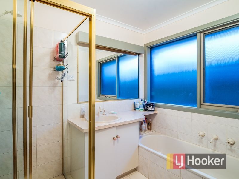 25 Garnet Close, Narre Warren VIC 3805