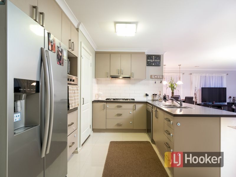 25 Statley Drive, Cranbourne East VIC 3977