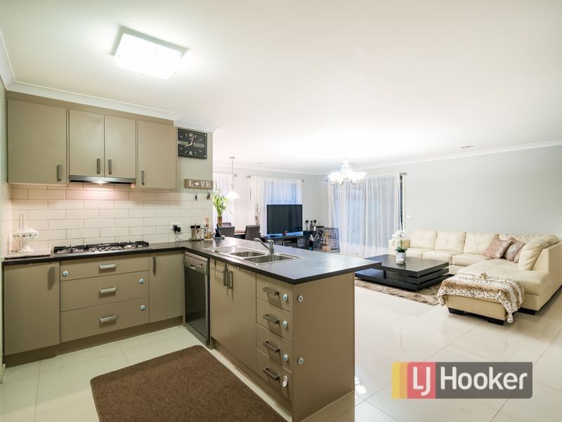 25 Statley Drive, Cranbourne East VIC 3977