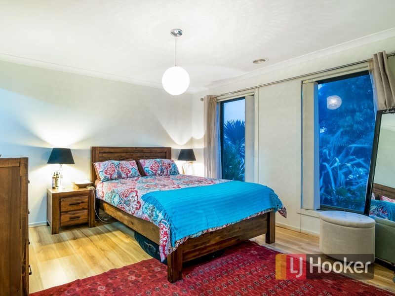 25 Statley Drive, Cranbourne East VIC 3977