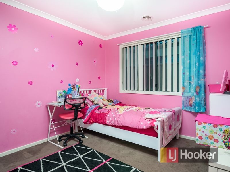 25 Statley Drive, Cranbourne East VIC 3977