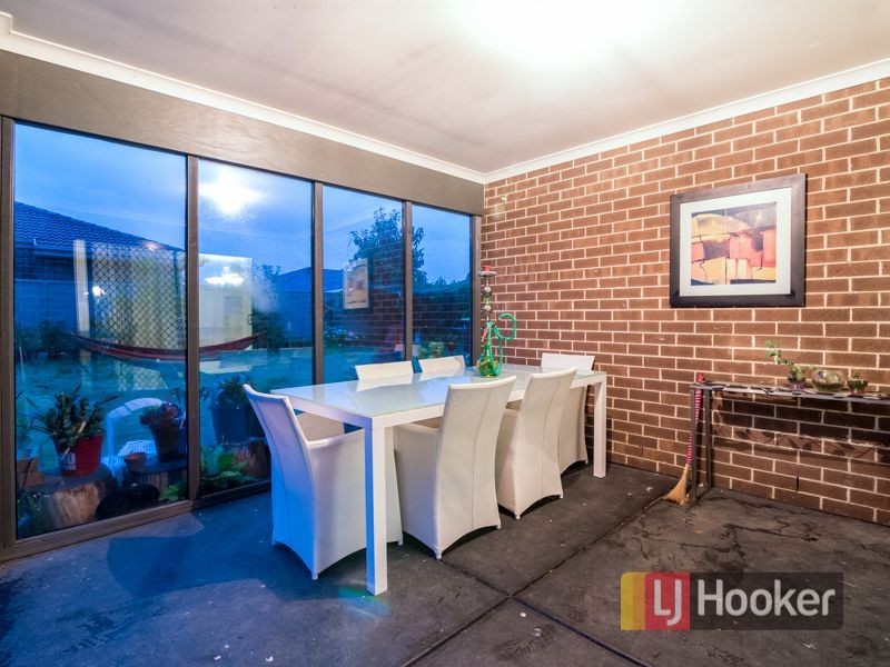 25 Statley Drive, Cranbourne East VIC 3977
